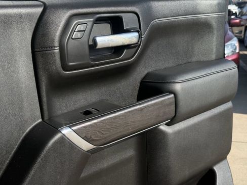 Used 2021 Chevrolet Silverado 1500 LTZ AWD/4WD image 30