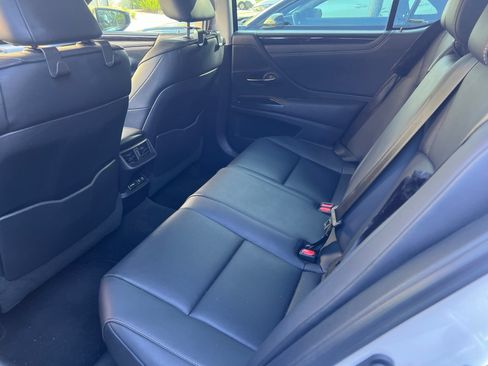 Used 2020 Lexus ES 300h w/ Premium Package FWD image 6