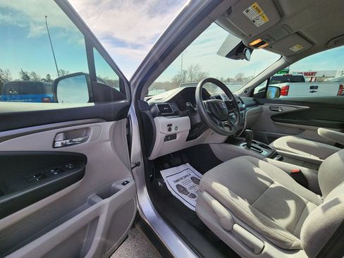 Used 2019 Honda Pilot LX image 17