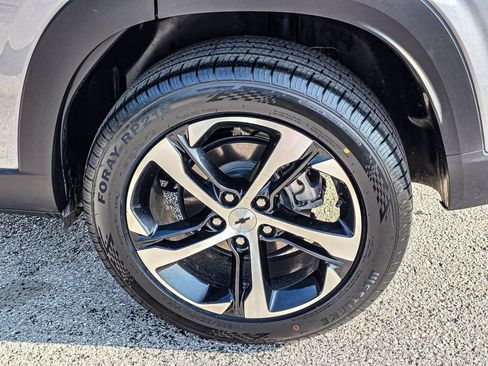 Used 2024 Chevrolet Trax RS w/ Driver Confidence Package FWD image 14