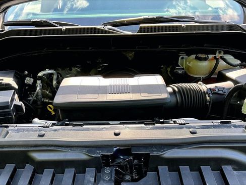 Used 2023 Chevrolet Silverado 1500 LTZ AWD/4WD image 36