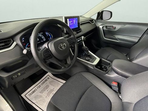 Used 2025 Toyota RAV4 LE AWD/4WD image 18