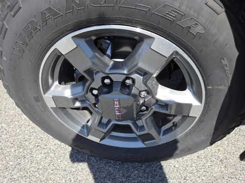 New 2026 GMC Sierra 2500 SLT w/ SLT Premium Package AWD/4WD image 15