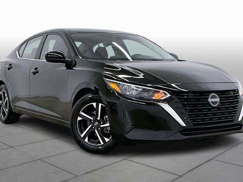 Used 2025 Nissan Sentra SV image 3