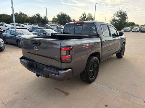 Used 2022 Nissan Frontier SV RWD image 5