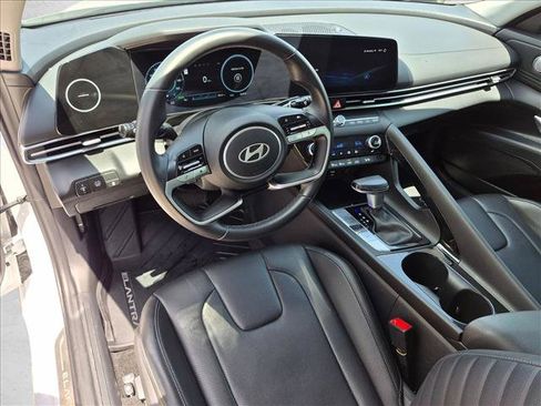 Used 2024 Hyundai Elantra Limited FWD image 10
