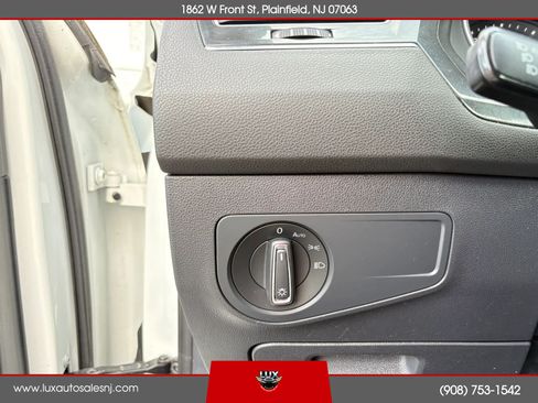Used 2018 Volkswagen Tiguan SE w/ 3rd Row Seat Package AWD/4WD image 25