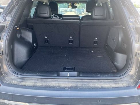 Used 2019 Jeep Cherokee Limited AWD/4WD image 18