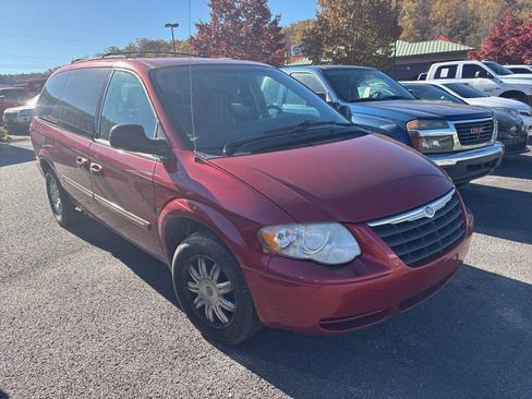 Used 2007 Chrysler Town & Country Touring w/ Leather Interior Group image 3