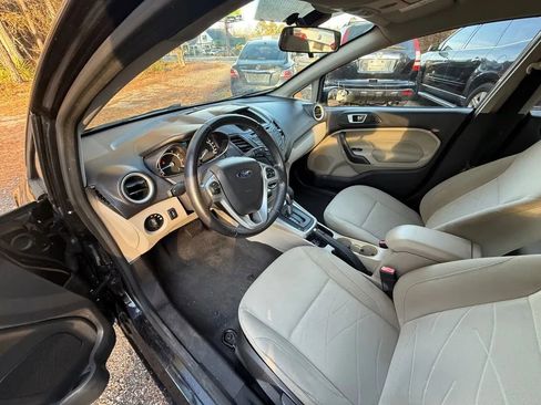 Used 2015 Ford Fiesta SE image 8