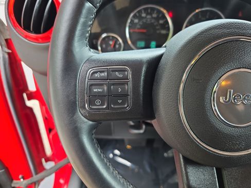 Used 2018 Jeep Wrangler Unlimited Sport S AWD/4WD image 14