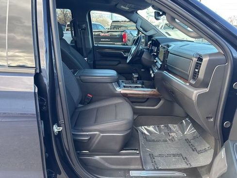 Used 2025 GMC Sierra 1500 Elevation w/ Preferred Package image 40