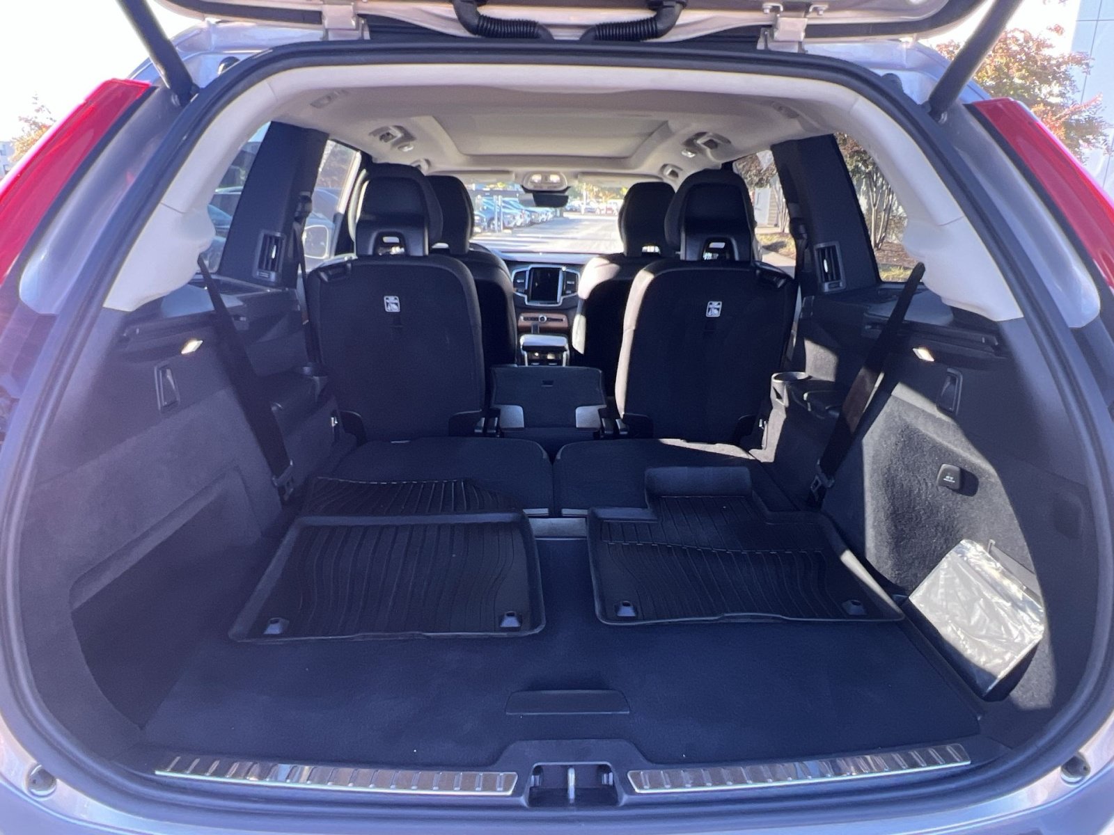 Certified 2024 Volvo XC90 B6 Plus w/ Protection Package Premier AWD/4WD image 27