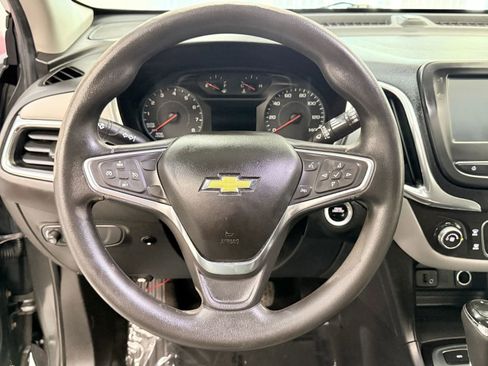 Used 2018 Chevrolet Equinox LS AWD/4WD image 30
