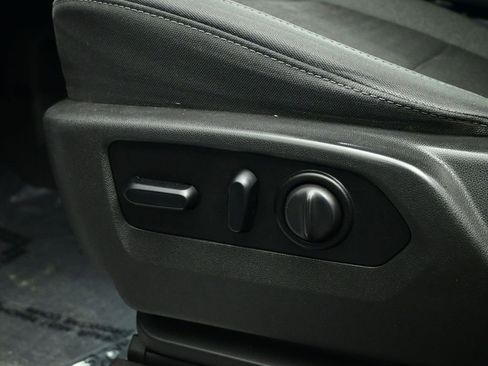 Used 2019 Chevrolet Silverado 1500 LT w/ All-Star Edition image 17