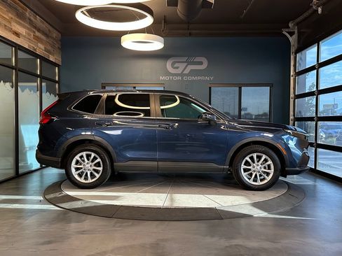 Used 2024 Honda CR-V EX image 2