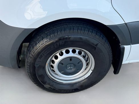 Used 2024 Mercedes-Benz Sprinter 2500 image 13