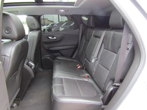 Used 2019 Chevrolet Blazer LT w/ Sun and Wheels Package FWD image 10