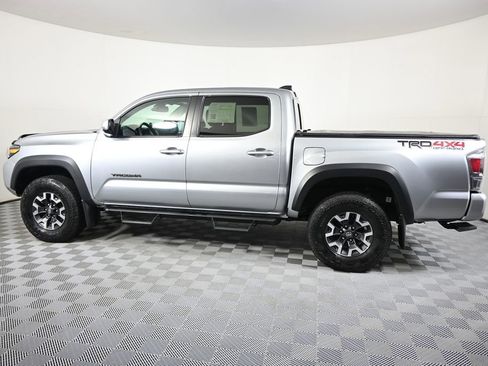 Used 2022 Toyota Tacoma TRD Off-Road w/ TRD Premium Off Road Package AWD/4WD image 3