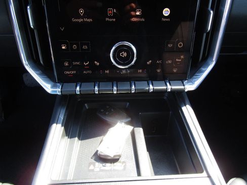 Used 2025 GMC Acadia Elevation w/ Elevation Premium Package image 17