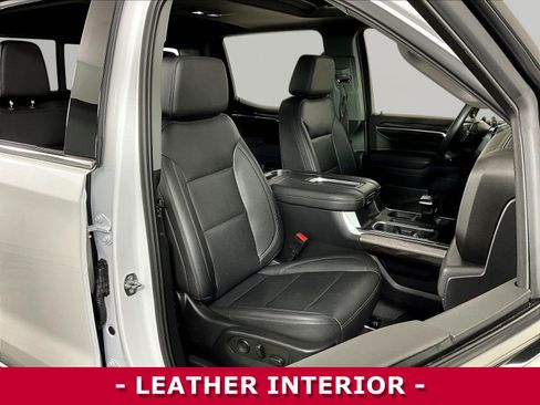 Used 2022 Chevrolet Silverado 1500 LTZ w/ LTZ Premium Package AWD/4WD image 30