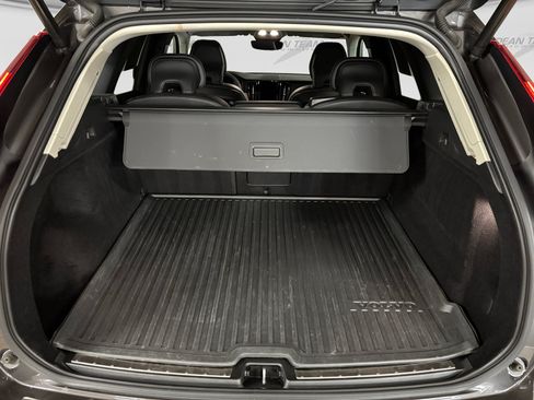 Used 2022 Volvo XC60 B5 Inscription w/ Climate Package AWD/4WD image 18
