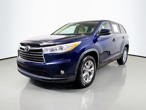 Used 2016 Toyota Highlander Plus image 3