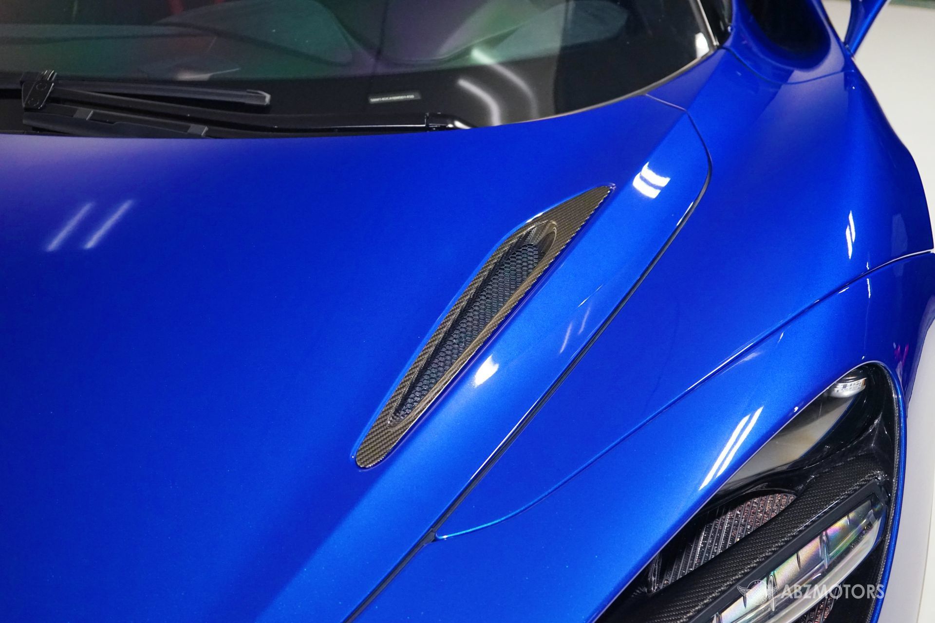 Used 2018 McLaren 720S Performance RWD image 16