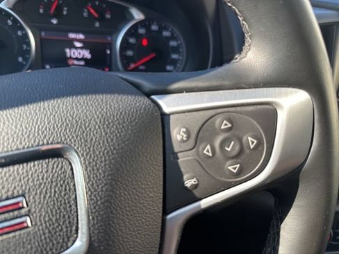 Used 2024 GMC Terrain SLT AWD/4WD image 25