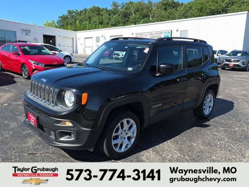 Used 2017 Jeep Renegade Latitude AWD/4WD image 4
