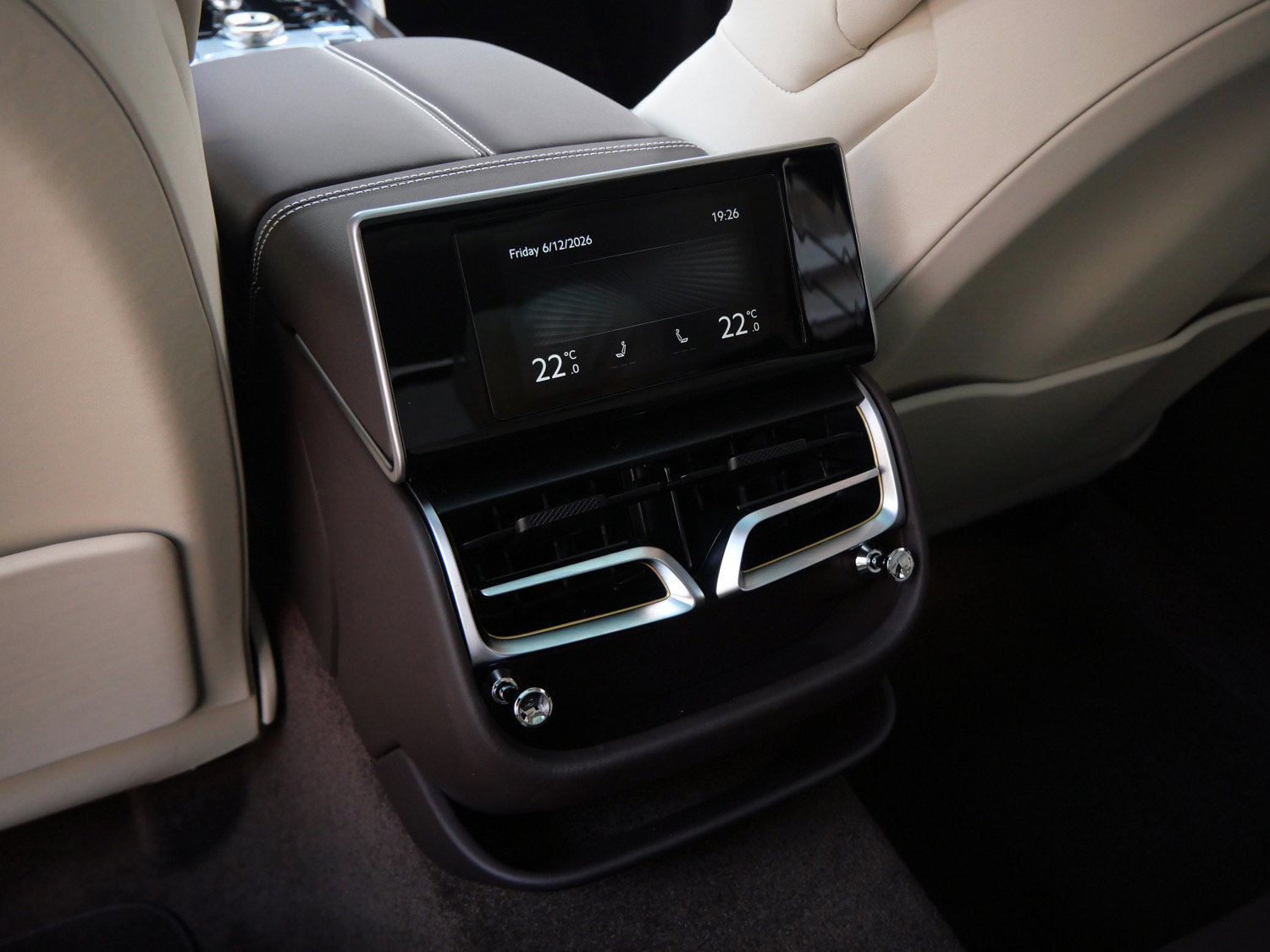 New 2026 Bentley Flying Spur V8 AWD/4WD image 24