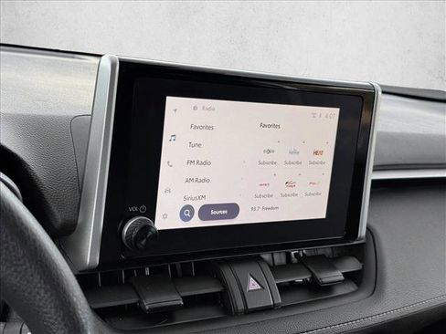 Used 2025 Toyota RAV4 XLE image 13