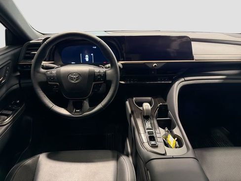 Certified 2025 Toyota Crown Signia AWD/4WD image 19
