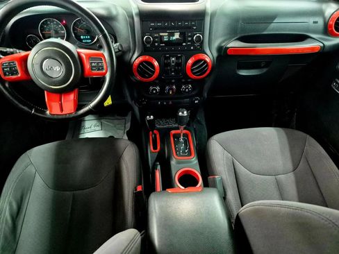 Used 2014 Jeep Wrangler Unlimited Sport w/ Quick Order Package 24S AWD/4WD image 14