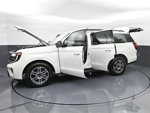 Certified 2026 Ford Expedition Active AWD/4WD image 46