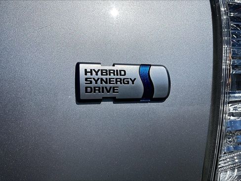 Used 2012 Toyota Prius V Two image 9