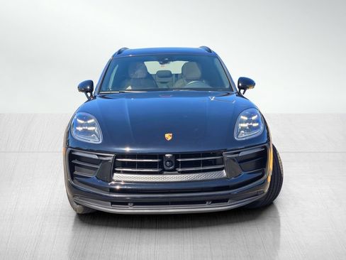 Used 2023 Porsche Macan AWD/4WD image 2