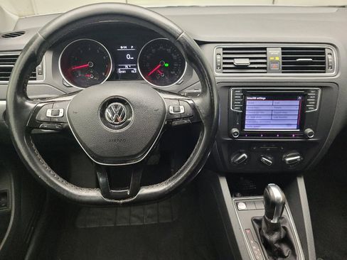 Used 2017 Volkswagen Jetta SE FWD image 22