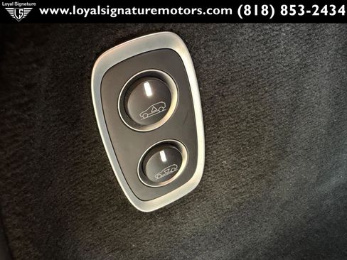 Used 2021 Aston Martin DBX image 11