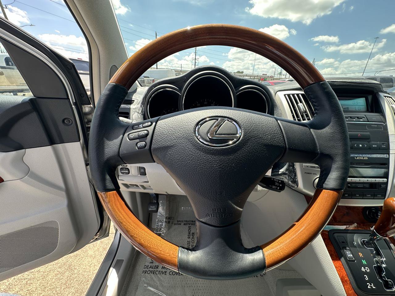 Used 2005 Lexus RX 330 w/ Premium Pkg FWD image 29