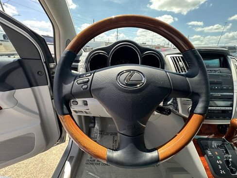 Used 2005 Lexus RX 330 w/ Premium Pkg FWD image 29