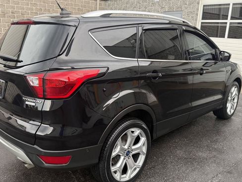 Used 2019 Ford Escape Titanium FWD image 2