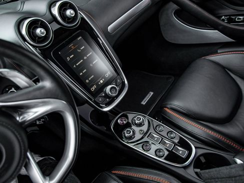 Used 2022 McLaren GT image 29