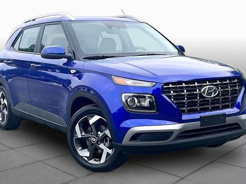 Used 2026 Hyundai Venue SEL FWD image 3