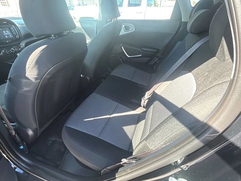 Used 2020 Kia Soul LX FWD image 8