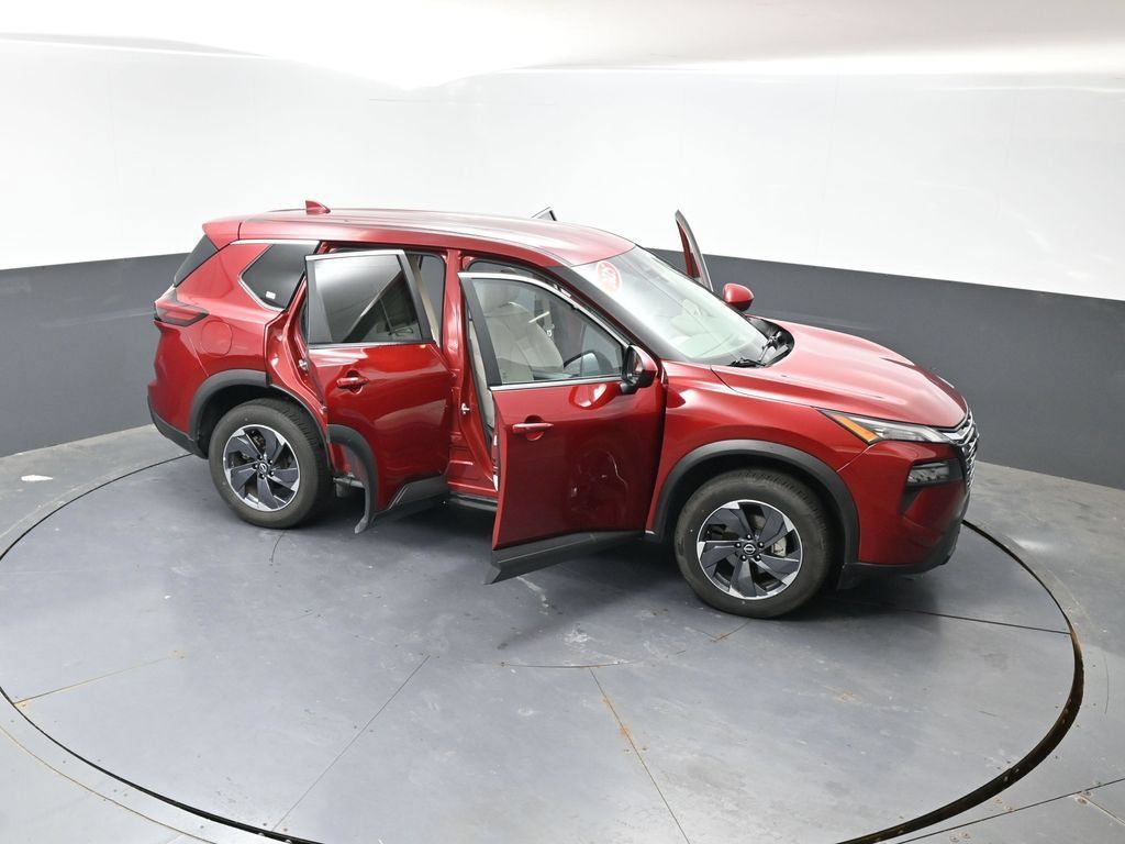 Used 2025 Nissan Rogue SV FWD image 49
