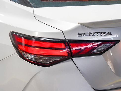 Used 2021 Nissan Sentra SR image 8