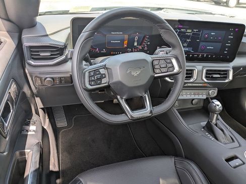 Used 2025 Ford Mustang GT Premium RWD image 15