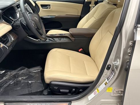 Used 2014 Toyota Avalon Limited FWD image 11