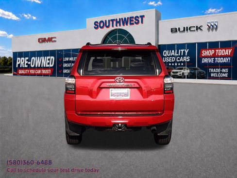 Used 2022 Toyota 4Runner SR5 Premium w/ Moonroof Package RWD image 8